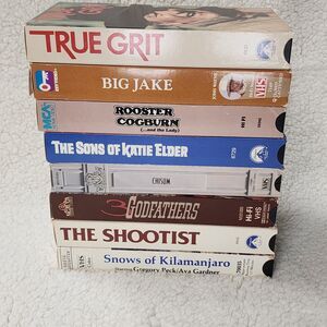 8 VHS Western Movies with John Wayne
